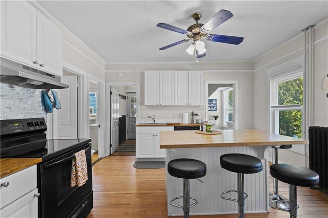 Photo - 16 Dean Ave Unit 1