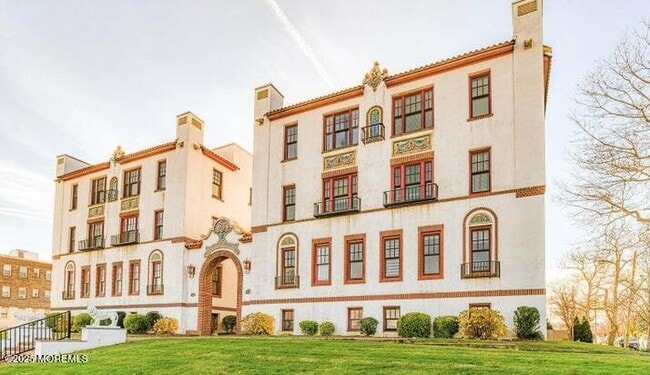 Building Photo - 218 2nd Ave Unit 100E