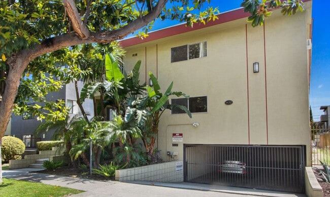 Photo - 1432 16th St, prime Santa Monica location,...