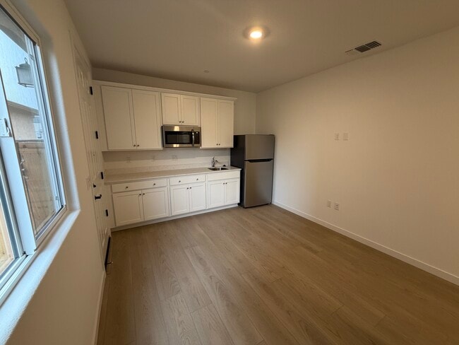 Photo - 10933 Admiral Cove Way