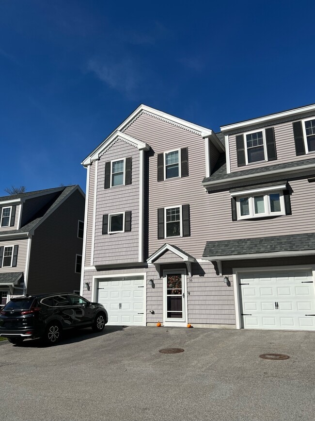 Building Photo - 16 Sugar Maple Ln Unit 16