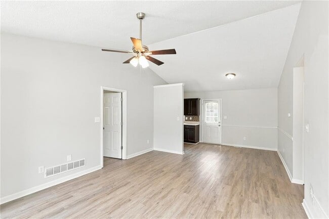 345 Bomar Ln