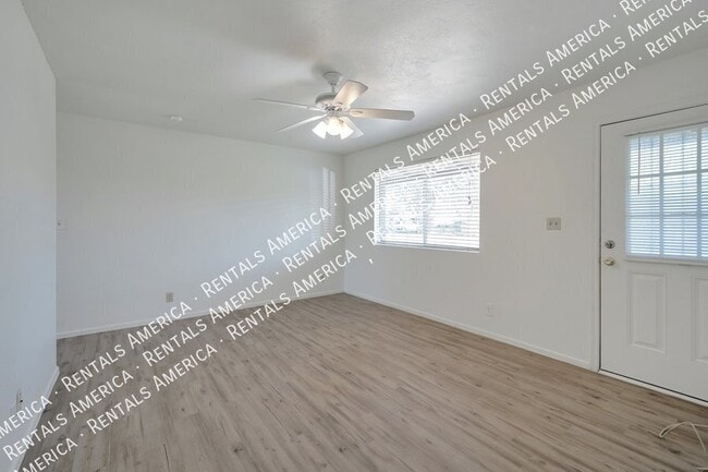 2074 W Butler Dr