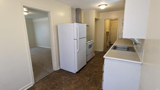Photo - 1066 Howard St SE