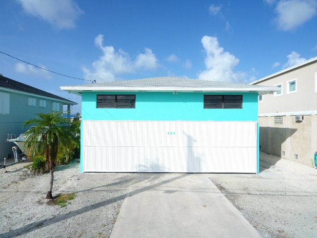 Photo - 486 Airport Dr S