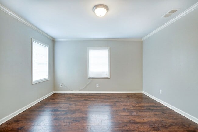 Building Photo - 1602 Unit B