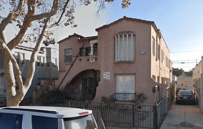 Photo - 1050-1052 W 57th St