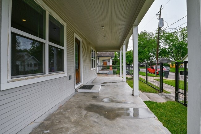 Photo - 1110 Louise St