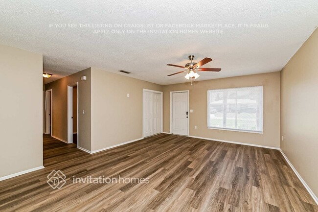 Photo - 312 48th St W