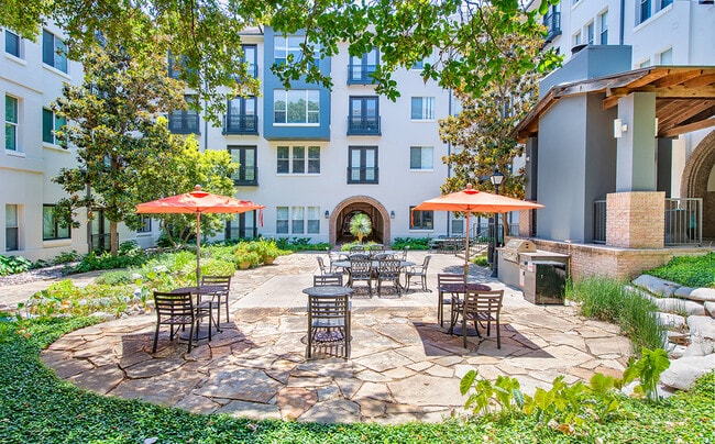 MAA Addison Circle