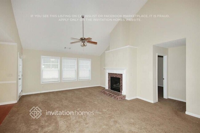 Photo - 3921 Village Main St