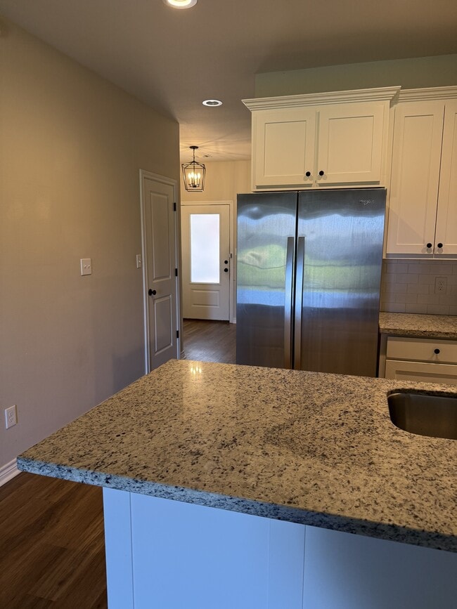Photo - 5670 Shadowbend Cir N