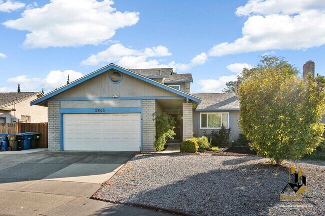 Photo - 3640 Comanche Way