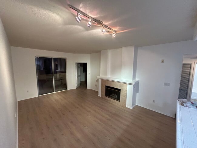 Building Photo - 12963 W Runway Rd Unit 318