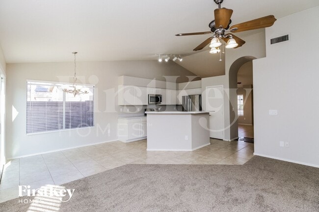 Photo - 902 S Ithica St