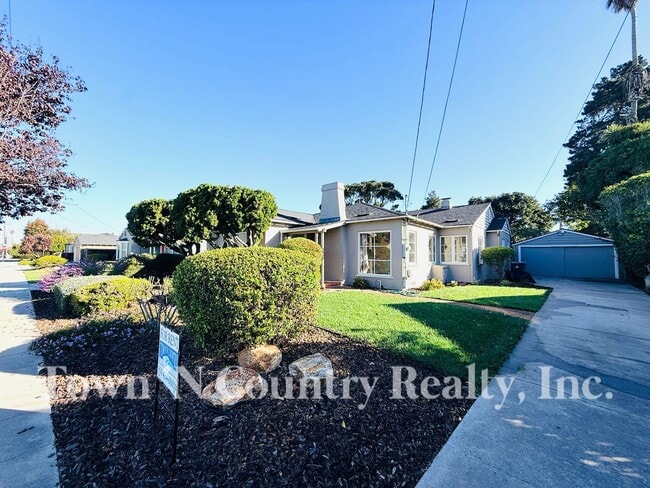 Building Photo - Charming 3-Bedroom Home in South Salinas –...