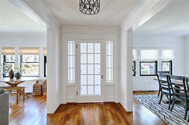 Photo - 310 Elmgrove Ave