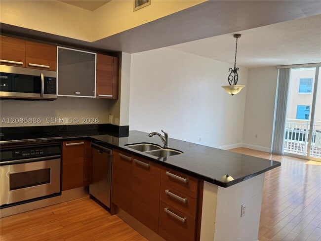 Photo - 2030 Douglas Rd Unit 608