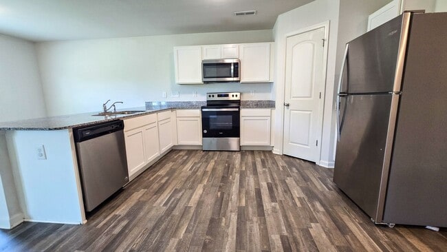 Photo - 1810 S Hill Ave