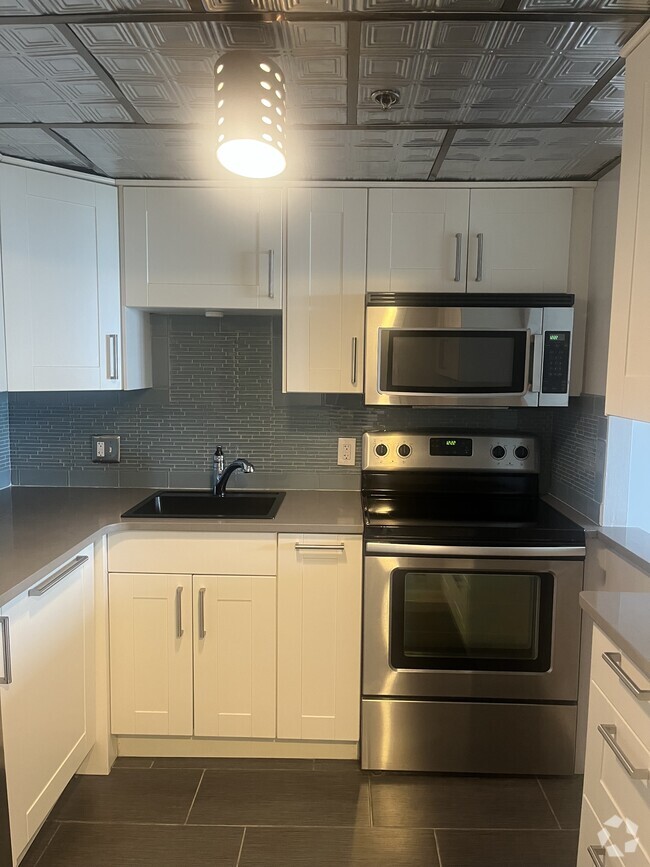 Building Photo - 400 E Colonial Dr Rental