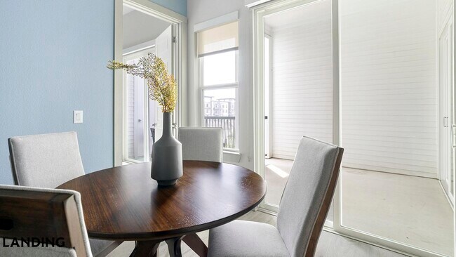 Photo - 401 W 25th St Unidad 2215