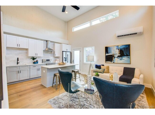 Building Photo - Available Now - Unbelievable 2 Bed with R... Rental
