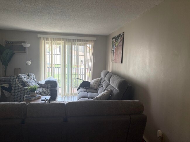 Photo - 206 White Cedar Blvd