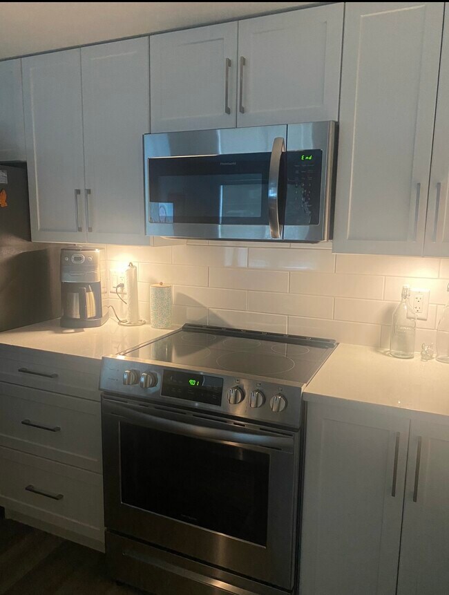 Photo - 210 First Ave W