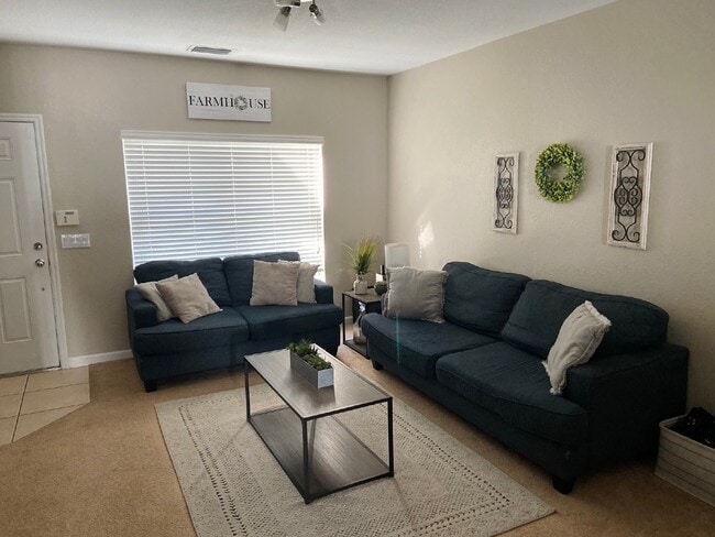 Photo - Beautiful 2 Bd 2 1/2 bath Corner unit in W...