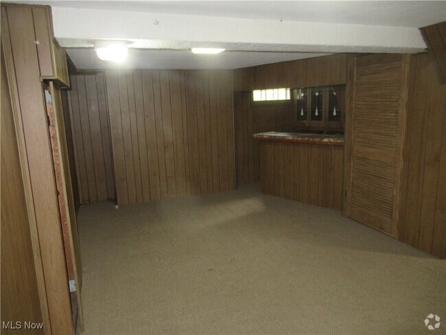 Building Photo - 142 E Bridge St Rental