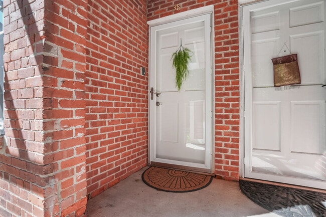 Building Photo - 55 Oil Mill Rd Unit APT 38