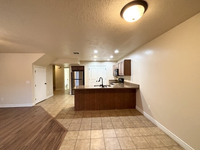 Photo - 1014 Village River Ln
