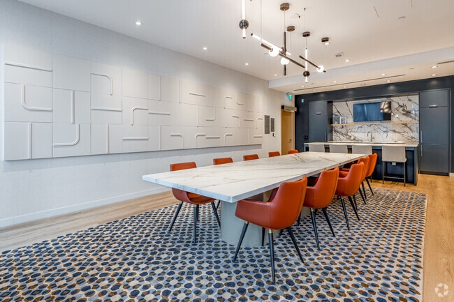 Bela Square | Dining Room