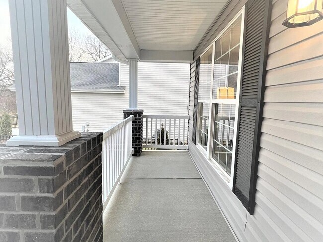 Photo - 231 Burrograss Dr