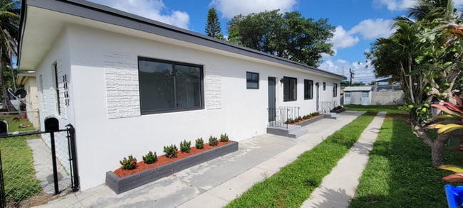 Photo - 2465 NW 35th St