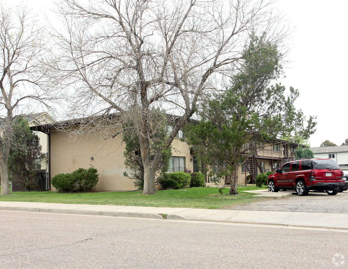 Amber Court - Amber Court Apartments