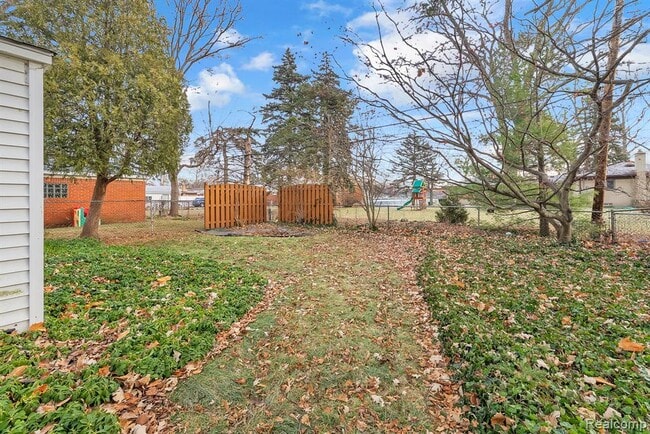 Photo - 3945 Harding St