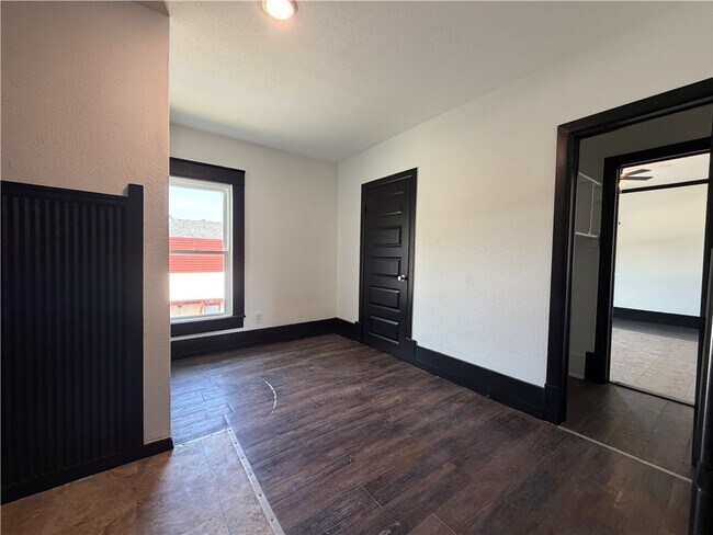 401 E Twin Springs St Unit 6