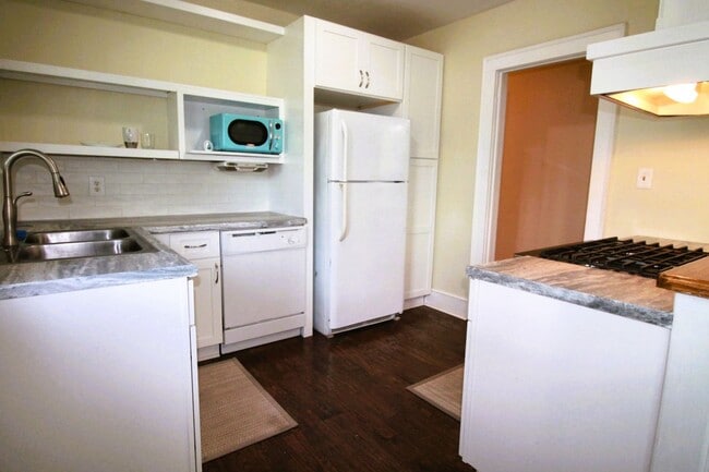 Photo - 525 E 2nd St Unidad A