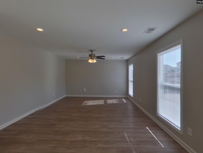Photo - 919 Dovefield Ln