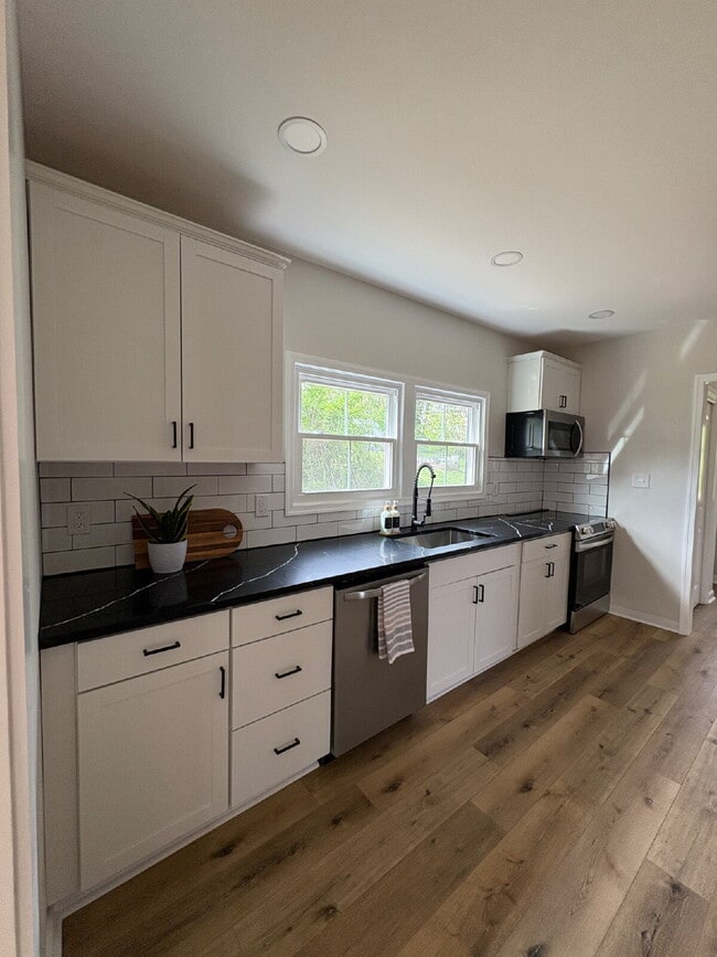 Photo - Stand alone home in Madison Heights close to everything.