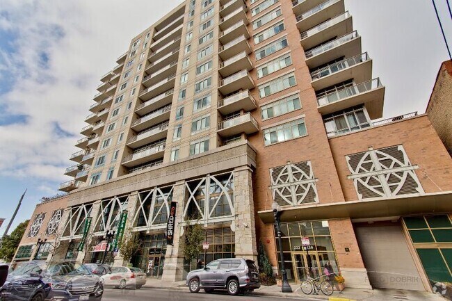 Building Photo - 230 W Division St Unit 902 Rental
