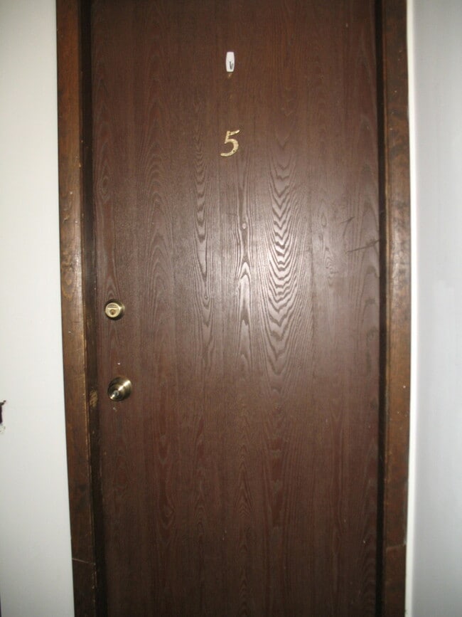 Photo - 709 W 65th St Unit 5