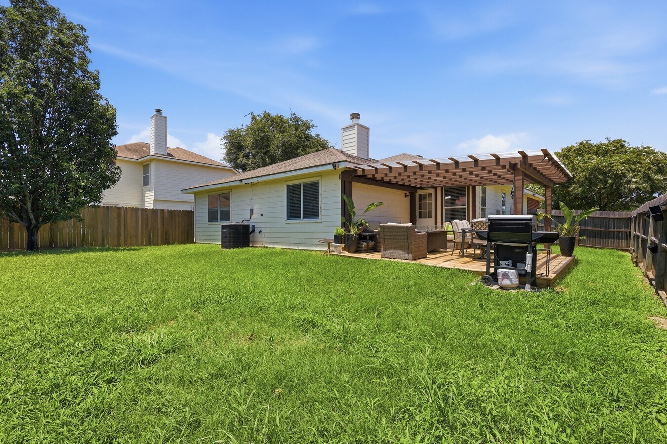 Photo - 17003 Analisa Cir