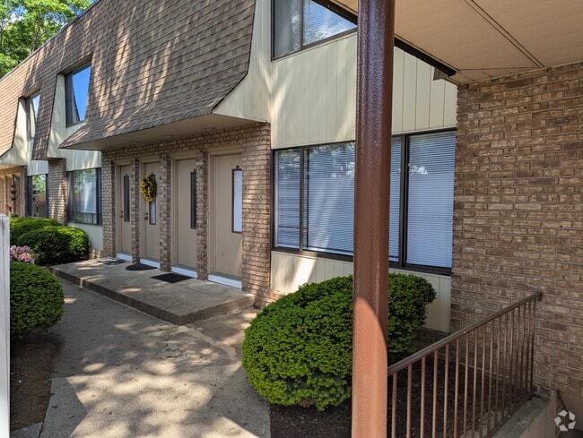 Apartment Entry - 90 Kinderkamack Rd Rental