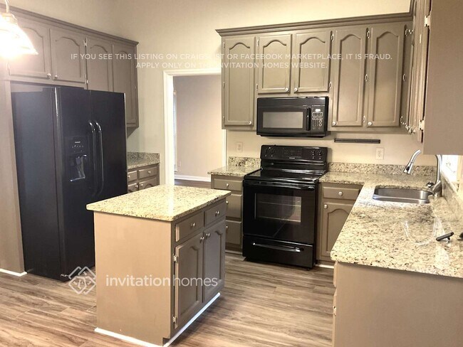 Photo - 211 Whisperwood Ln