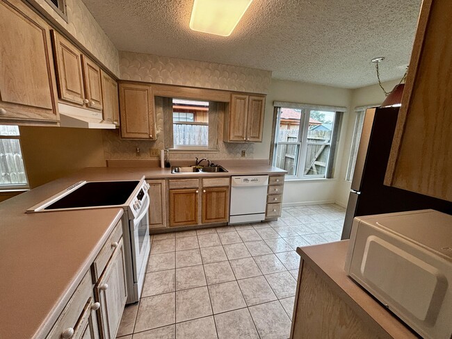 Photo - 11 12th Ave