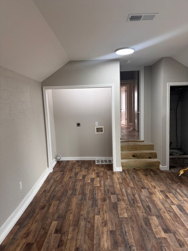 Photo - Call Heather about the move in special on this 2 bedroom house.