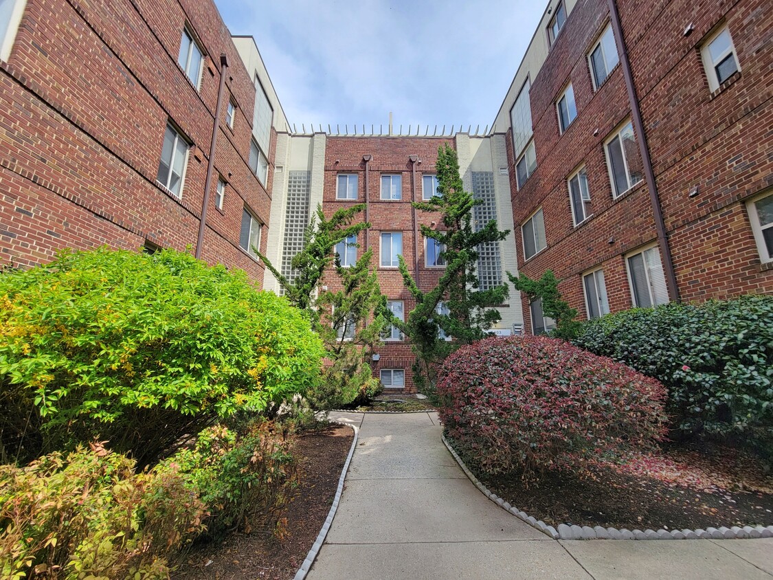 Photo - 5405 9th St NW (Washington, DC)