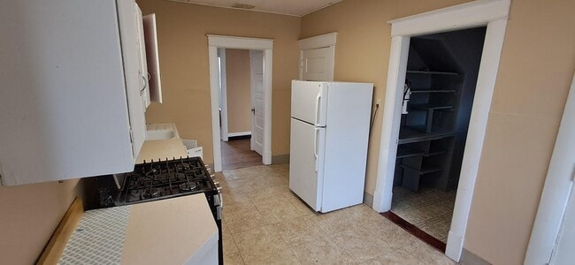 Photo - 704 N 12th St